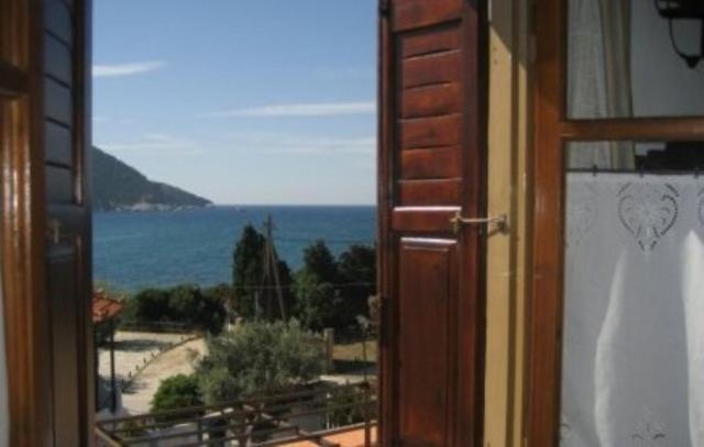 Pleoussa Studio And Apartments Skopelos stad Exteriör bild