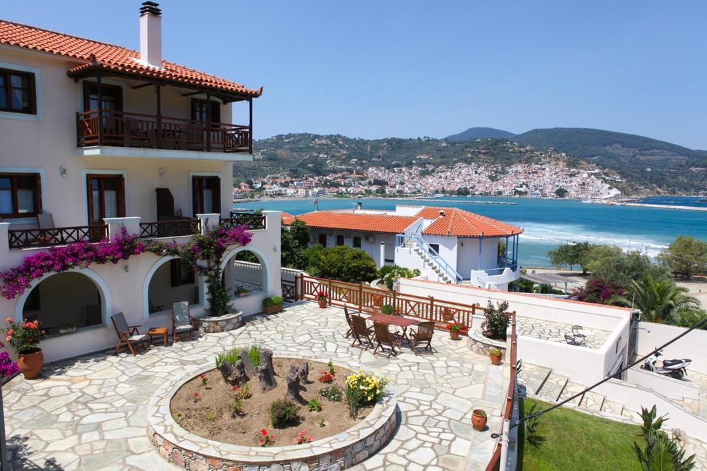 Pleoussa Studio And Apartments Skopelos stad Exteriör bild