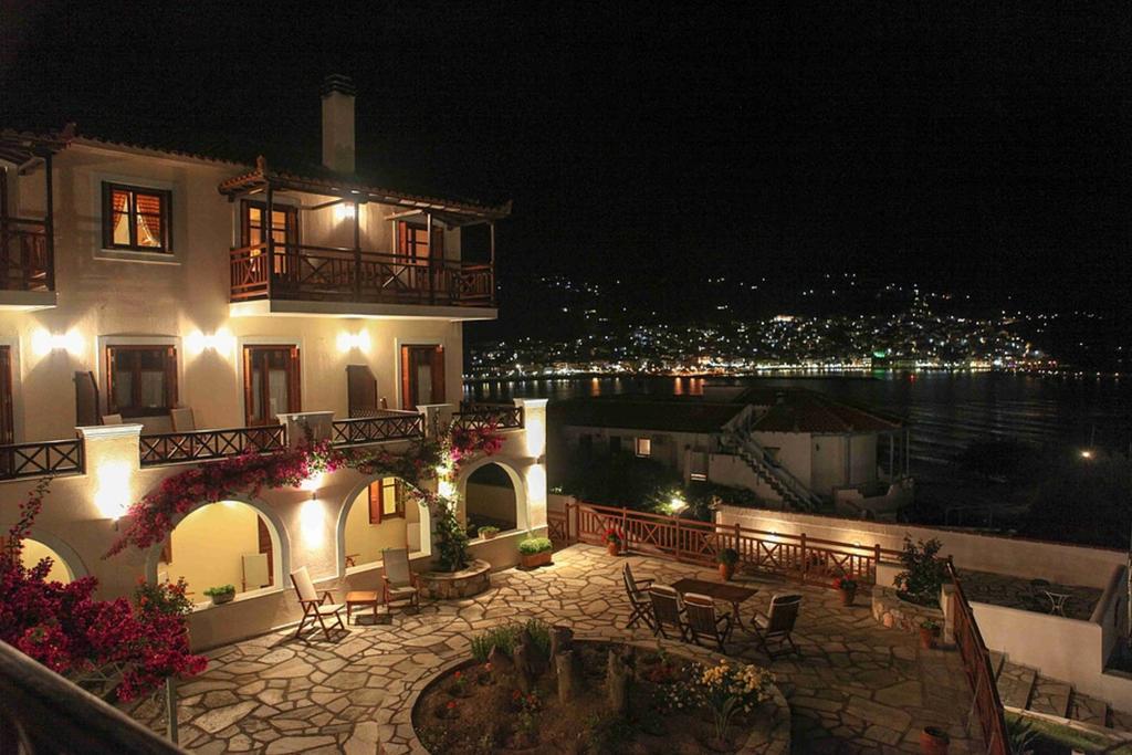 Pleoussa Studio And Apartments Skopelos stad Exteriör bild