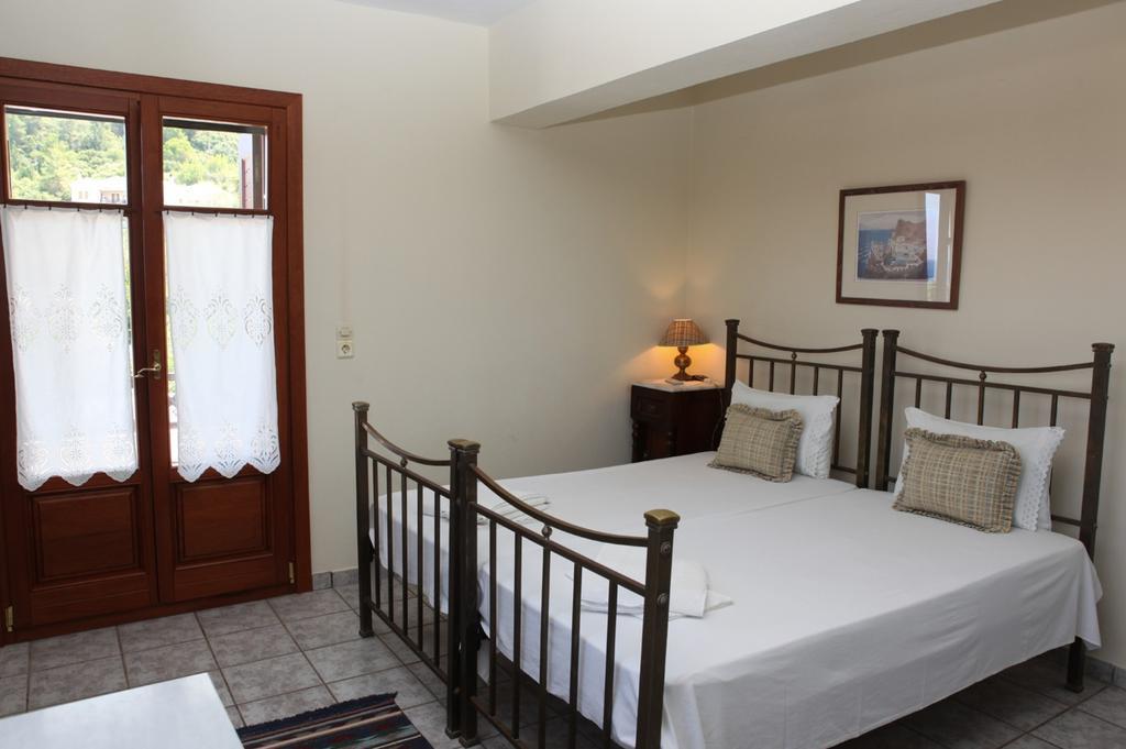 Pleoussa Studio And Apartments Skopelos stad Exteriör bild