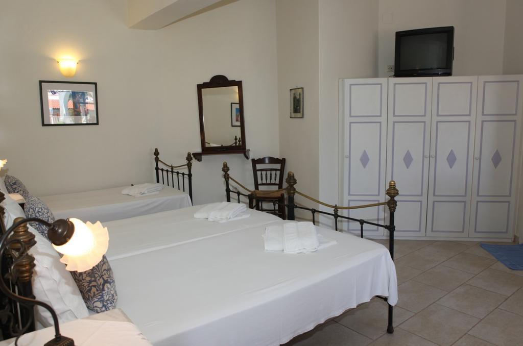 Pleoussa Studio And Apartments Skopelos stad Exteriör bild