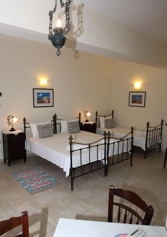 Pleoussa Studio And Apartments Skopelos stad Exteriör bild