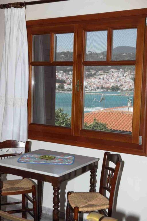 Pleoussa Studio And Apartments Skopelos stad Rum bild